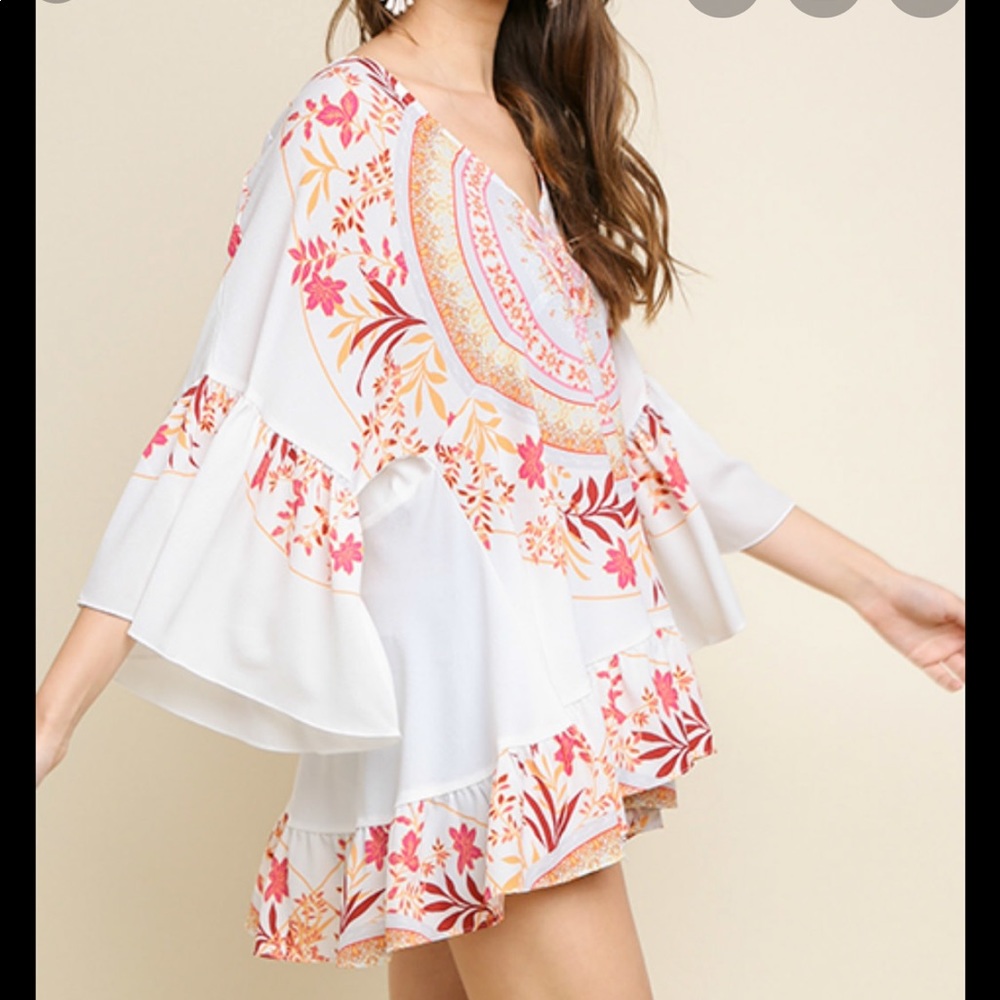 Umgee. Boho Style Bell Sleeve Blouse.